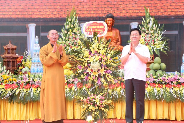 Thái Bình: Chùa Phúc Minh tổ chức Phật đản, thượng lương Chính điện