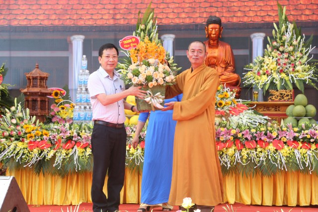 Thái Bình: Chùa Phúc Minh tổ chức Phật đản, thượng lương Chính điện