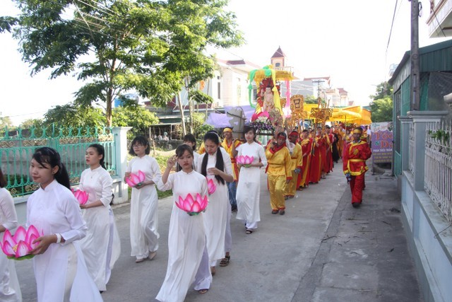 Phật đản về với bệnh viện Phong Văn Môn