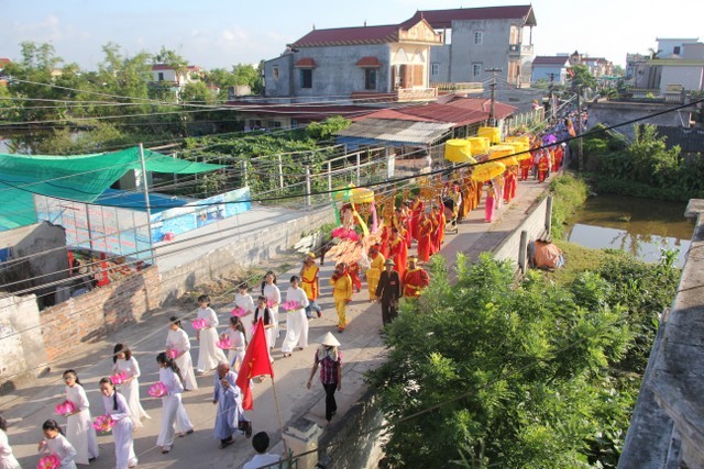 Phật đản về với bệnh viện Phong Văn Môn