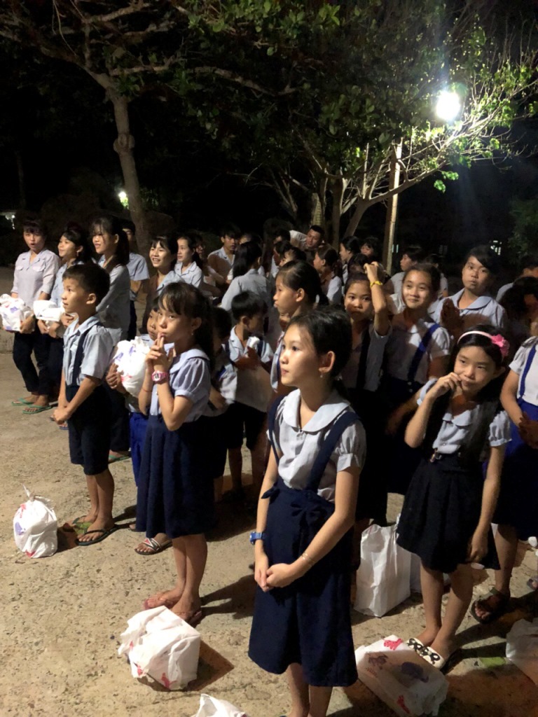 Bình Dương: Sẻ chia yêu thương tại huyện đảo Phú Quý.