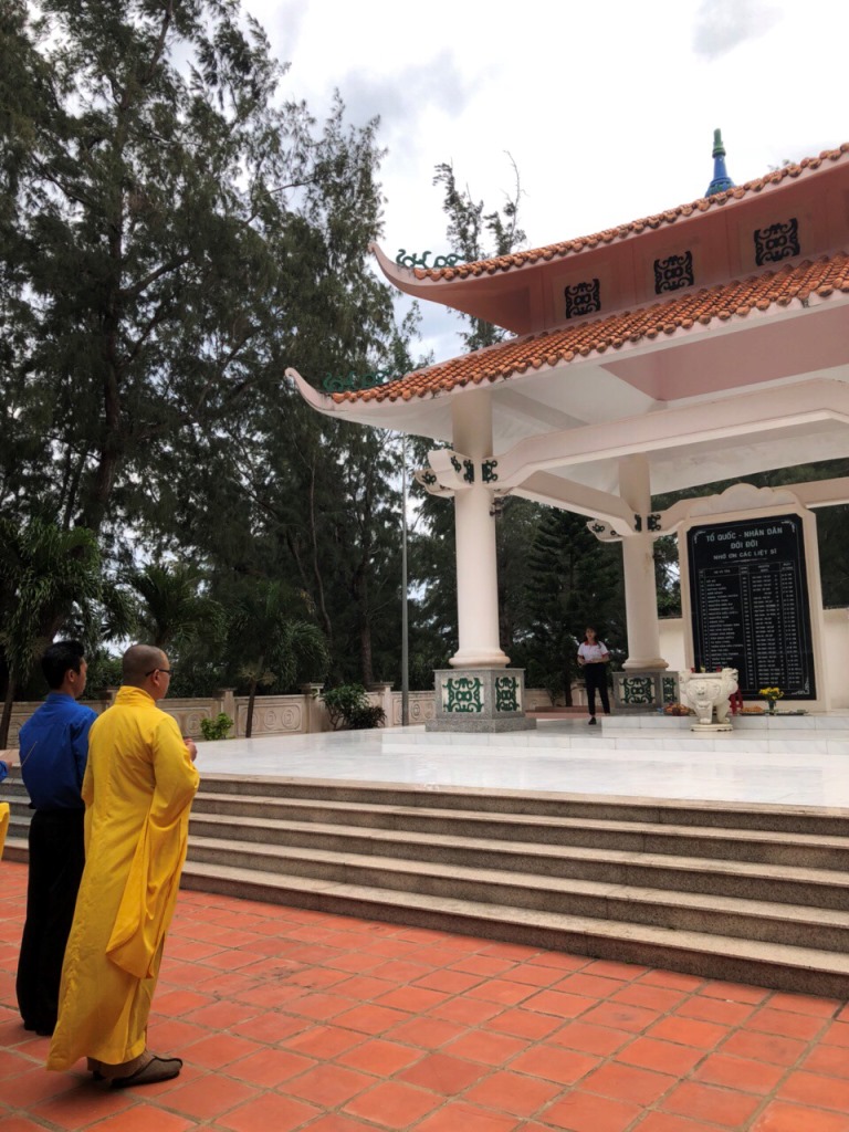 Bình Dương: Sẻ chia yêu thương tại huyện đảo Phú Quý.