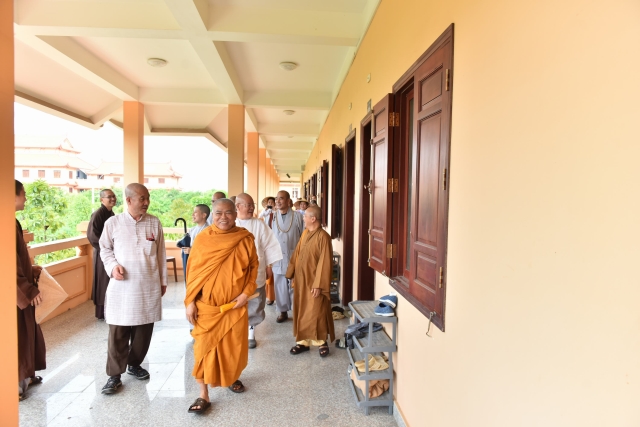 Phái đoàn Phật giáo Hàn Quốc thăm Học viện PGVN tại TP. HCM cơ sở Lê Minh Xuân