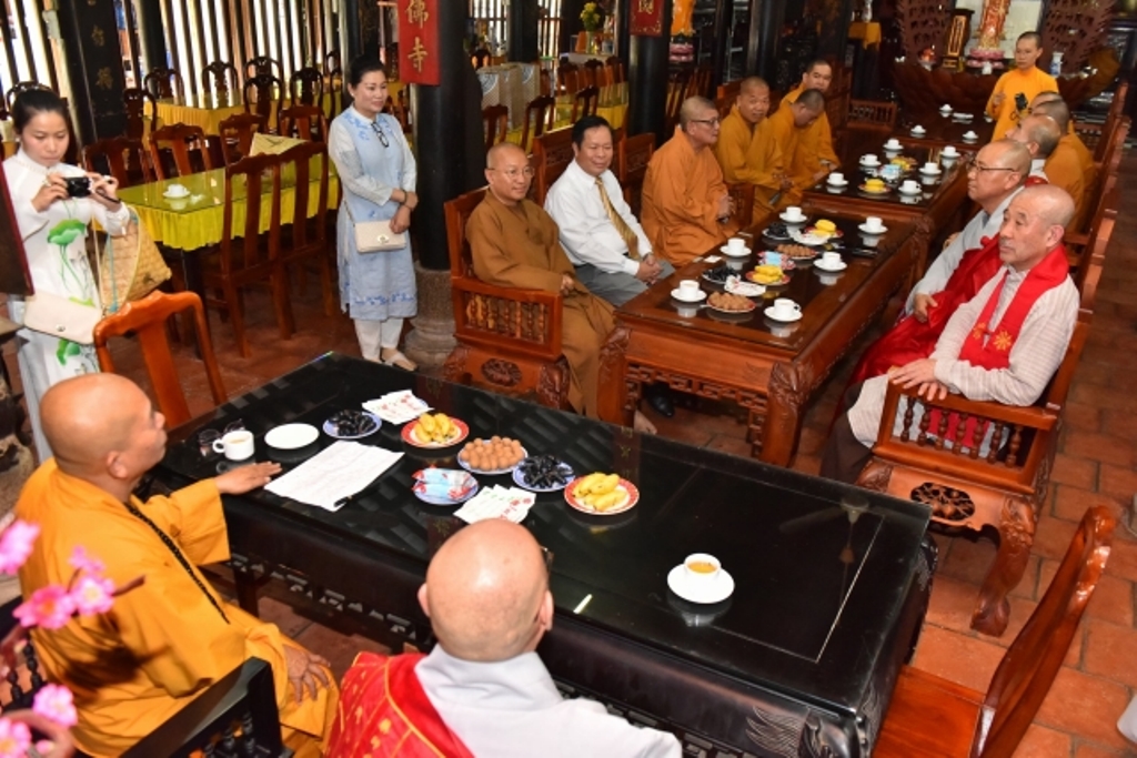 Phái đoàn Phật giáo Hàn Quốc thăm Học viện PGVN tại TP. HCM cơ sở Lê Minh Xuân