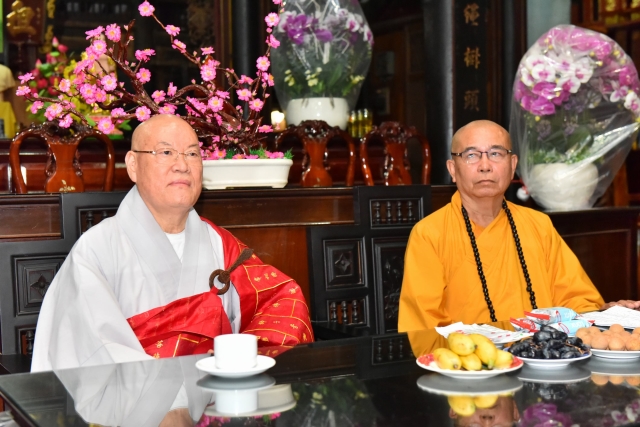Phái đoàn Phật giáo Hàn Quốc thăm Học viện PGVN tại TP. HCM cơ sở Lê Minh Xuân