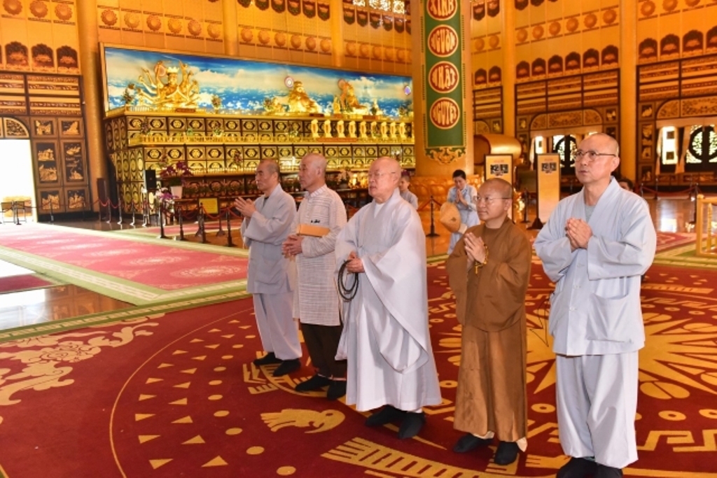 Phái đoàn Phật giáo Hàn Quốc thăm Học viện PGVN tại TP. HCM cơ sở Lê Minh Xuân
