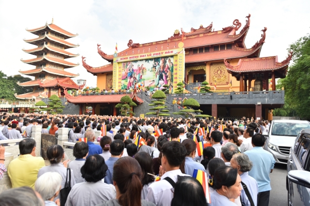 TP. HCM: Long trọng Đại lễ Phật đản PL. 2562 tại Việt Nam Quốc Tự