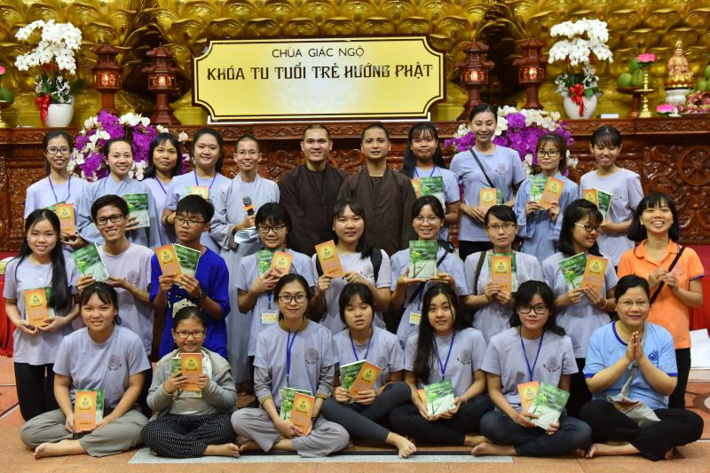 Chùa Giác Ngộ: Khóa tu Ngày An Lạc và Khóa tu Tuổi Trẻ Hướng Phật (10/06/2018)