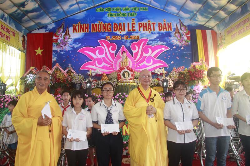Đồng Tháp: Trang nghiêm kính mừng Phật Đản PL. 2562
