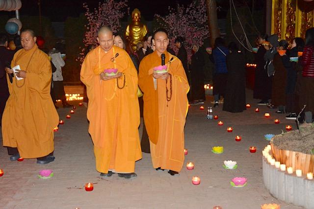 Lung Linh Đêm Hội Hoa Đăng Tại Chùa Vĩnh Nghiêm Praha- Cộng Hoà Séc