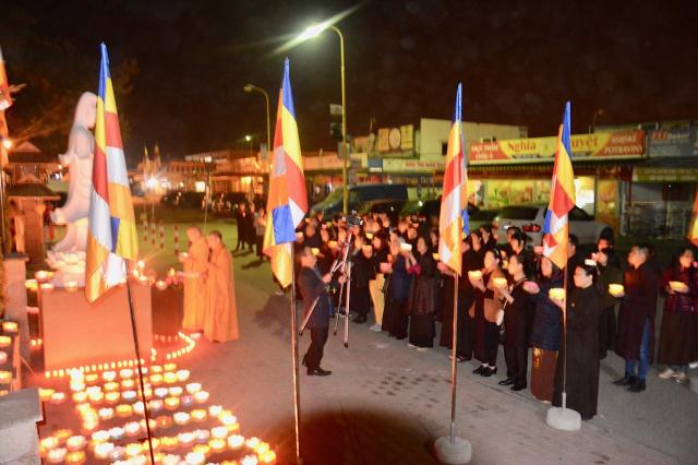 Lung Linh Đêm Hội Hoa Đăng Tại Chùa Vĩnh Nghiêm Praha- Cộng Hoà Séc