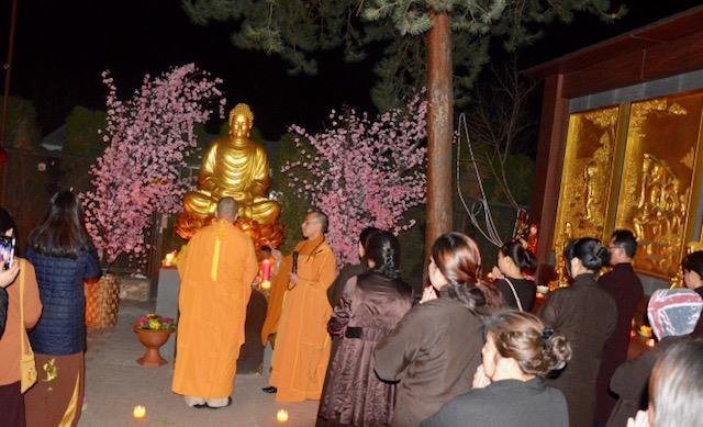 Lung Linh Đêm Hội Hoa Đăng Tại Chùa Vĩnh Nghiêm Praha- Cộng Hoà Séc