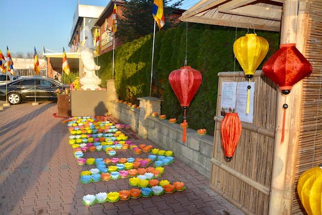 Lung Linh Đêm Hội Hoa Đăng Tại Chùa Vĩnh Nghiêm Praha- Cộng Hoà Séc