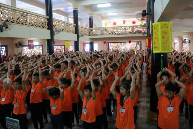 Hân hoan ngày tu học đầu tiên - Khóa tu mùa hè lần VIII tại chùa Huệ Minh