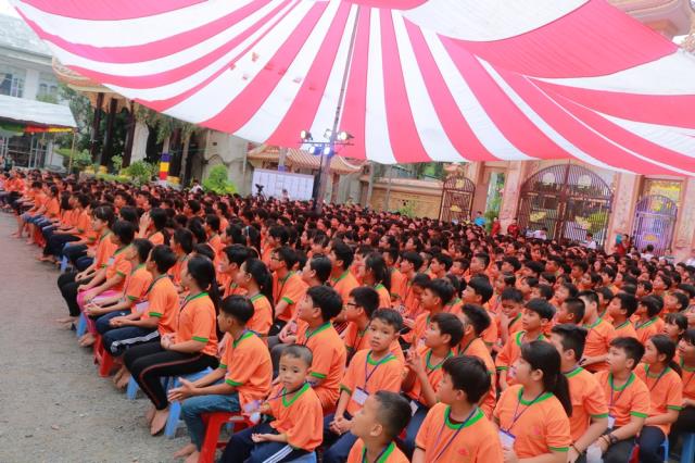 Hân hoan ngày tu học đầu tiên - Khóa tu mùa hè lần VIII tại chùa Huệ Minh