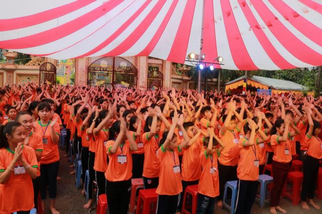 Hân hoan ngày tu học đầu tiên - Khóa tu mùa hè lần VIII tại chùa Huệ Minh