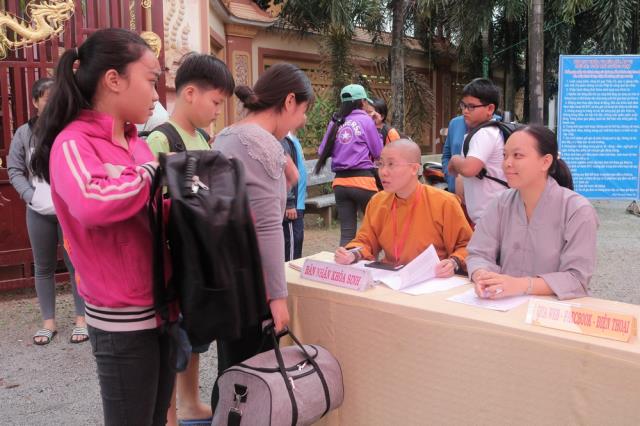 Hân hoan ngày tu học đầu tiên - Khóa tu mùa hè lần VIII tại chùa Huệ Minh
