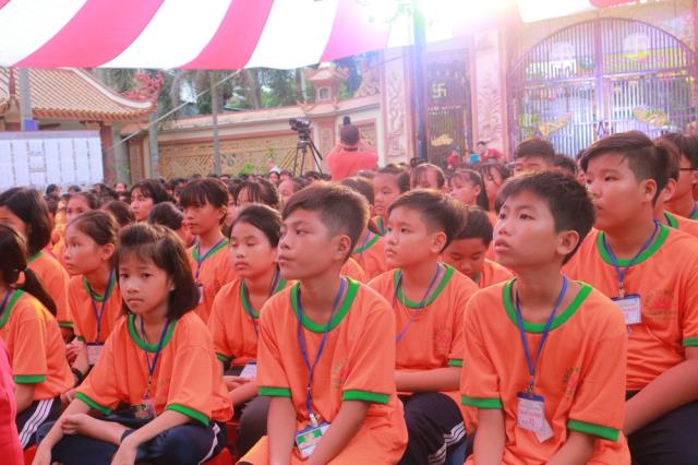 Hân hoan ngày tu học đầu tiên - Khóa tu mùa hè lần VIII tại chùa Huệ Minh