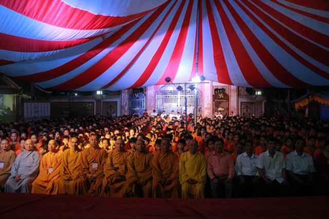 Hân hoan ngày tu học đầu tiên - Khóa tu mùa hè lần VIII tại chùa Huệ Minh