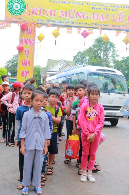 Hân hoan ngày tu học đầu tiên - Khóa tu mùa hè lần VIII tại chùa Huệ Minh