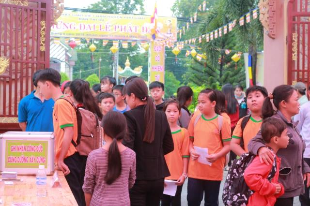 Hân hoan ngày tu học đầu tiên - Khóa tu mùa hè lần VIII tại chùa Huệ Minh