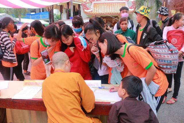 Hân hoan ngày tu học đầu tiên - Khóa tu mùa hè lần VIII tại chùa Huệ Minh