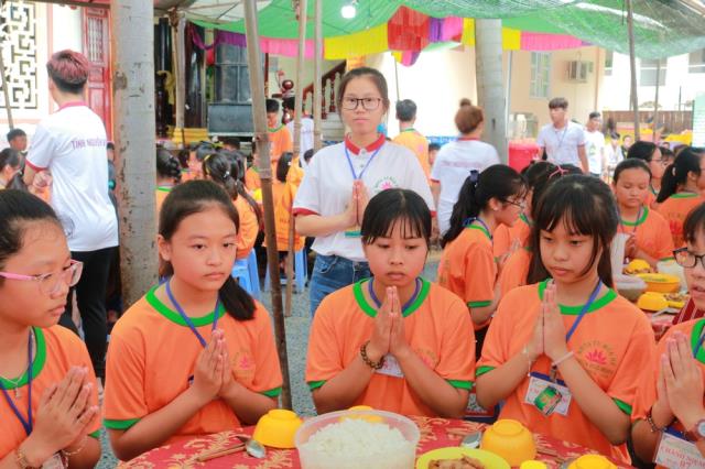 Hân hoan ngày tu học đầu tiên - Khóa tu mùa hè lần VIII tại chùa Huệ Minh