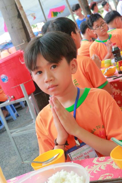 Hân hoan ngày tu học đầu tiên - Khóa tu mùa hè lần VIII tại chùa Huệ Minh