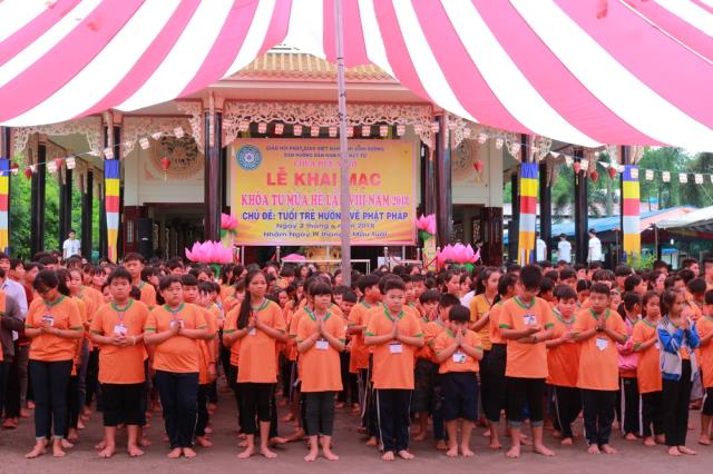 Hân hoan ngày tu học đầu tiên - Khóa tu mùa hè lần VIII tại chùa Huệ Minh