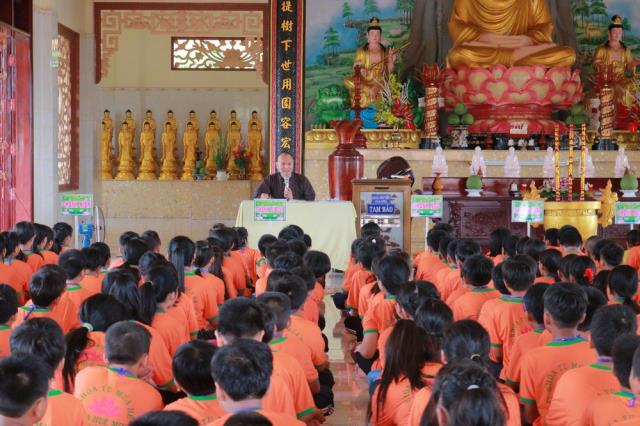 Hân hoan ngày tu học đầu tiên - Khóa tu mùa hè lần VIII tại chùa Huệ Minh