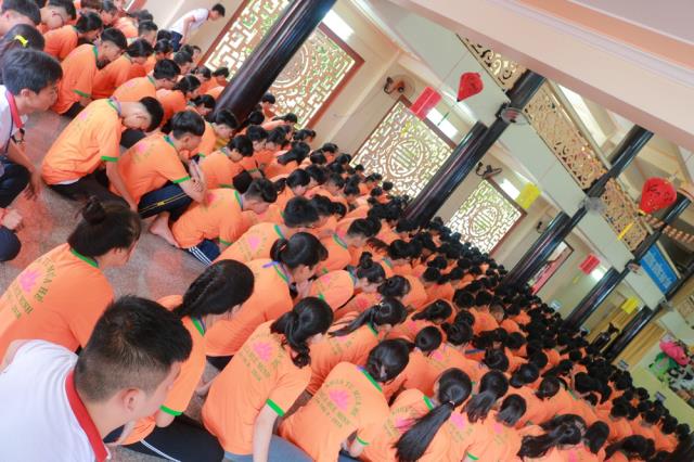 Hân hoan ngày tu học đầu tiên - Khóa tu mùa hè lần VIII tại chùa Huệ Minh