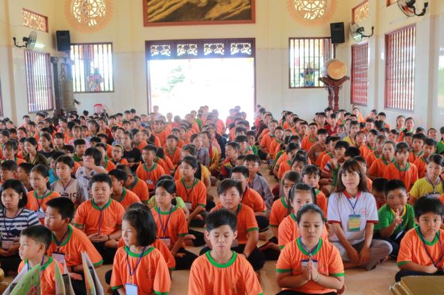 Hỷ lạc với ngày tu thứ hai - Khóa tu mùa hè chùa Huệ Minh