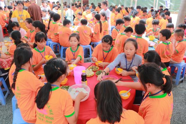 Hỷ lạc với ngày tu thứ hai - Khóa tu mùa hè chùa Huệ Minh