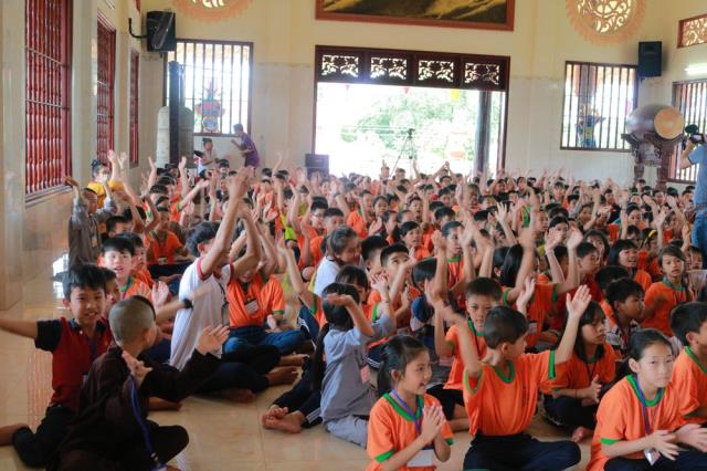 Hỷ lạc với ngày tu thứ hai - Khóa tu mùa hè chùa Huệ Minh