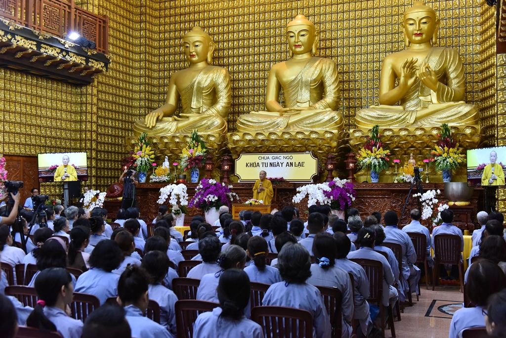 Chùa Giác Ngộ: Khoá tu Ngày An Lạc &amp; Tuổi Trẻ Hướng Phật - lần thứ 47 (24/06/2018) Vấn đáp Phật pháp - TT. Thích Nhật Từ