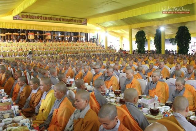 TT-Huế: Chư Tăng Tự tứ, cử hành pháp hội Vu lan bồn