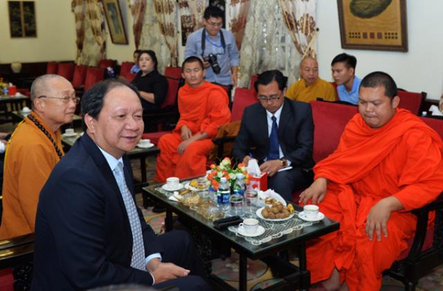 Đoàn Liên minh Phật giáo Lào thăm và làm việc với GHPGVN