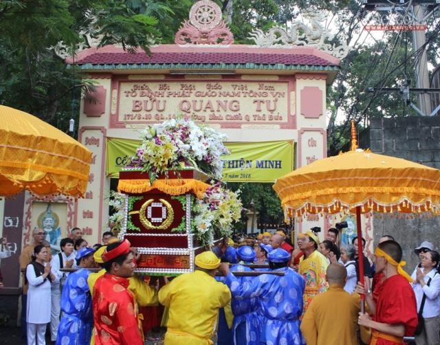 Cung tiễn kim quan TT. Thích Thiện Minh về Vĩnh Long