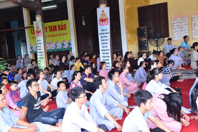 Hải Phòng: TS. Nguyễn Mạnh Hùng giao lưu tại khóa tu Tuổi trẻ hướng Phật