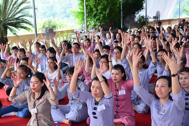 Hải Phòng: TS. Nguyễn Mạnh Hùng giao lưu tại khóa tu Tuổi trẻ hướng Phật