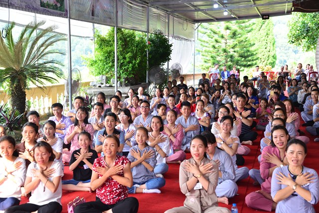 Hải Phòng: TS. Nguyễn Mạnh Hùng giao lưu tại khóa tu Tuổi trẻ hướng Phật