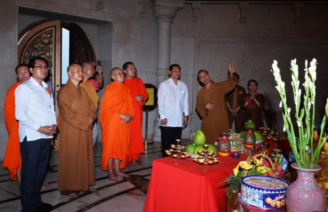 Đoàn Liên minh Phật giáo Lào thăm và làm việc với GHPGVN