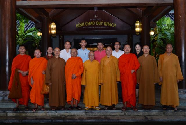 Đoàn Liên minh Phật giáo Lào thăm và làm việc với GHPGVN