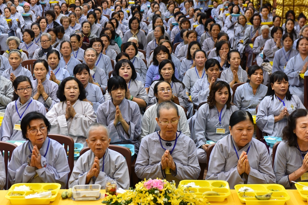 Chùa Giác Ngộ: Khoá tu Ngày An Lạc &amp; Tuổi Trẻ Hướng Phật - lần thứ 47 (24/06/2018) Vấn đáp Phật pháp - TT. Thích Nhật Từ