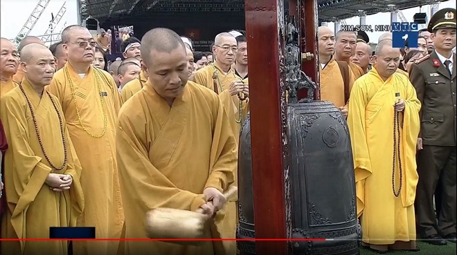 Một số nghi lễ Phật giáo tại lễ an táng Chủ tịch nước Trần Đại Quang tại quê nhà
