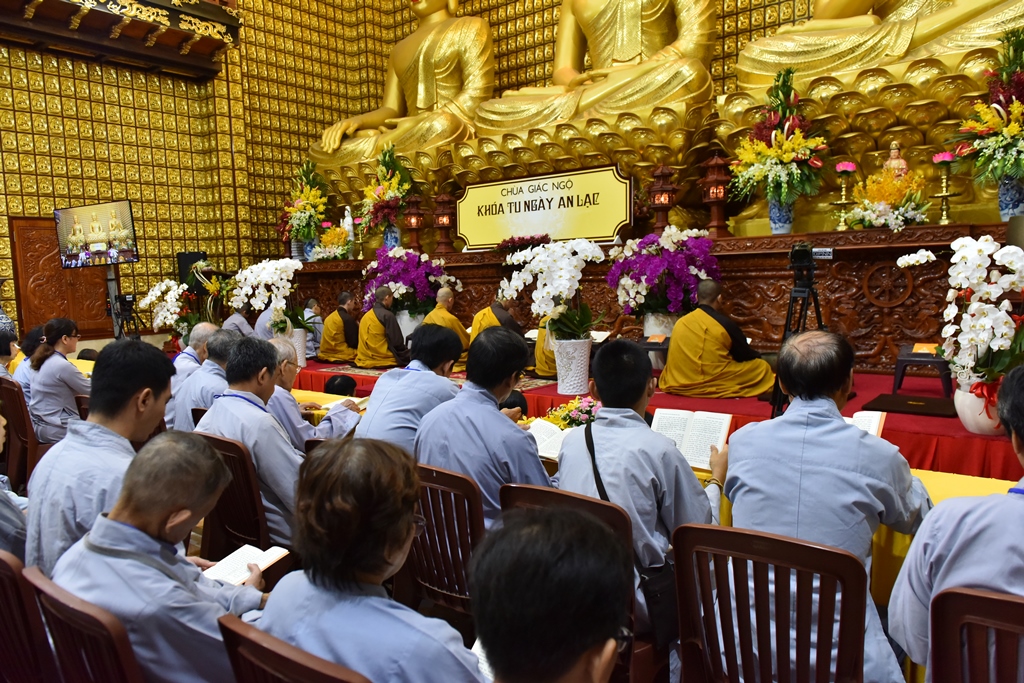 Chùa Giác Ngộ: Khoá tu Ngày An Lạc &amp; Tuổi Trẻ Hướng Phật - lần thứ 47 (24/06/2018) Vấn đáp Phật pháp - TT. Thích Nhật Từ