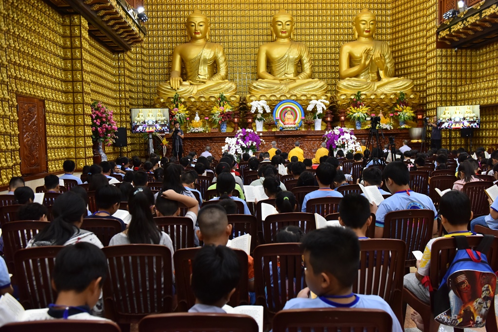 Chùa Giác Ngộ: Khoá tu “Búp Sen Từ Bi” - lần thứ 17 (23/06/2018)