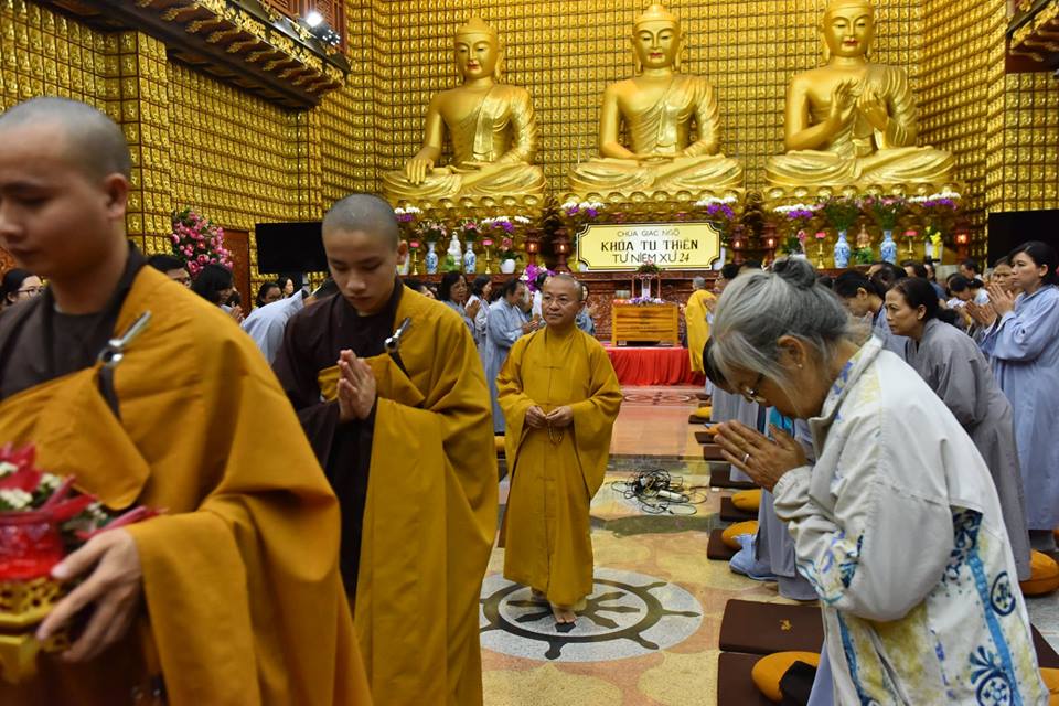 Chùa Giác Ngộ: MƯỜI CHƯỚNG NGẠI CỦA THIỀN ĐỊNH - TT Nhât Từ giảng tại khóa tu thiền lần thứ 24(29-07-2018)