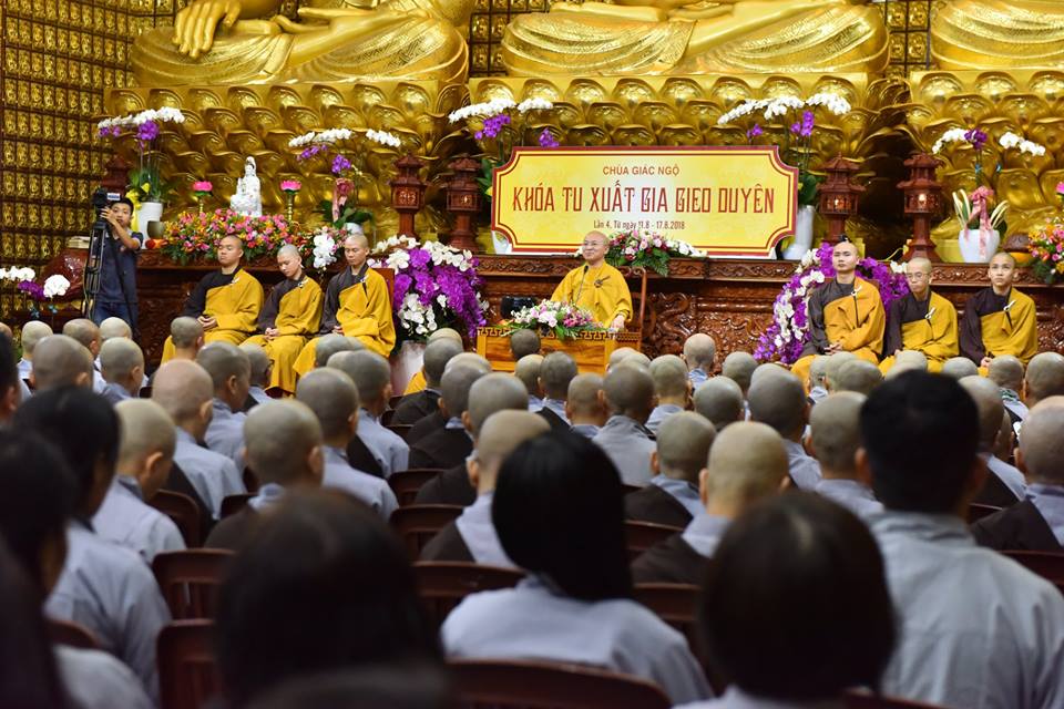 Lễ xuất gia - Ngày tu đầu tiên khóa tu &quot; Xuất gia gieo duyên kỳ 4 và khóa tu Thiền tứ niệm xứ kỳ 25 &quot;