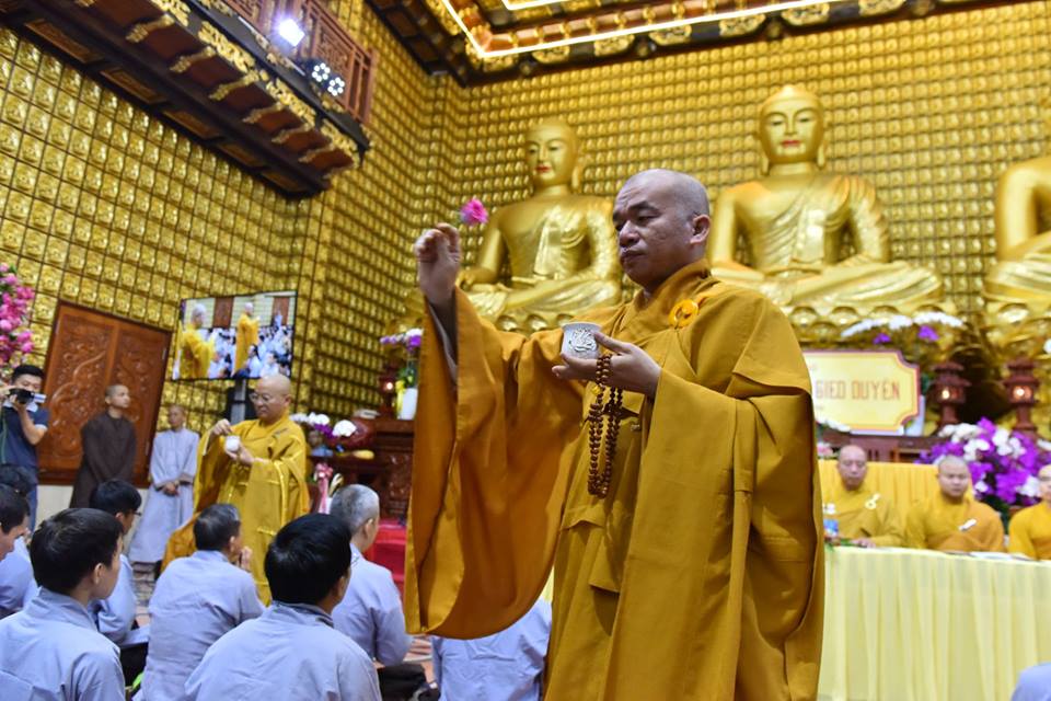 Lễ xuất gia - Ngày tu đầu tiên khóa tu &quot; Xuất gia gieo duyên kỳ 4 và khóa tu Thiền tứ niệm xứ kỳ 25 &quot;